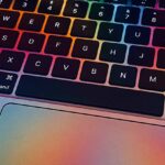Veja por que o teclado tem formato QWERTY