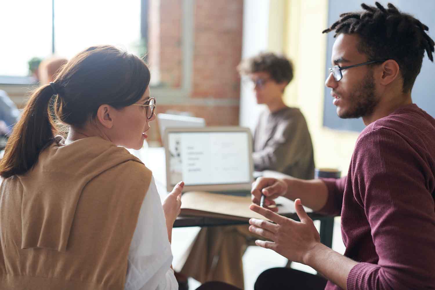 O que é empatia e como trabalhar ela no ambiente de trabalho?