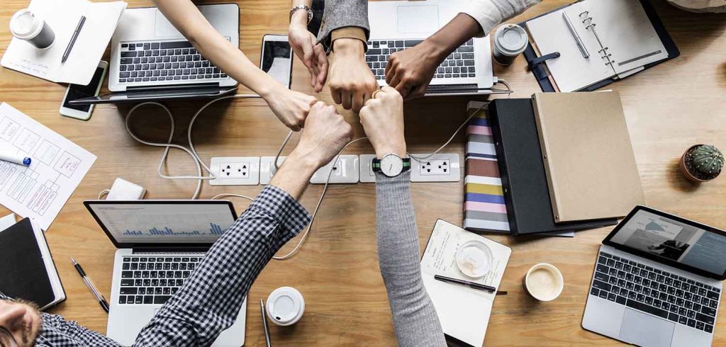 Para ter um bom trabalho em equipe é preciso que a empresa estimule os seus funcionários para assim alcançar bons resultados