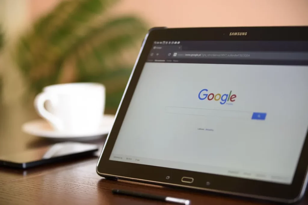 Pessoa usando tablet